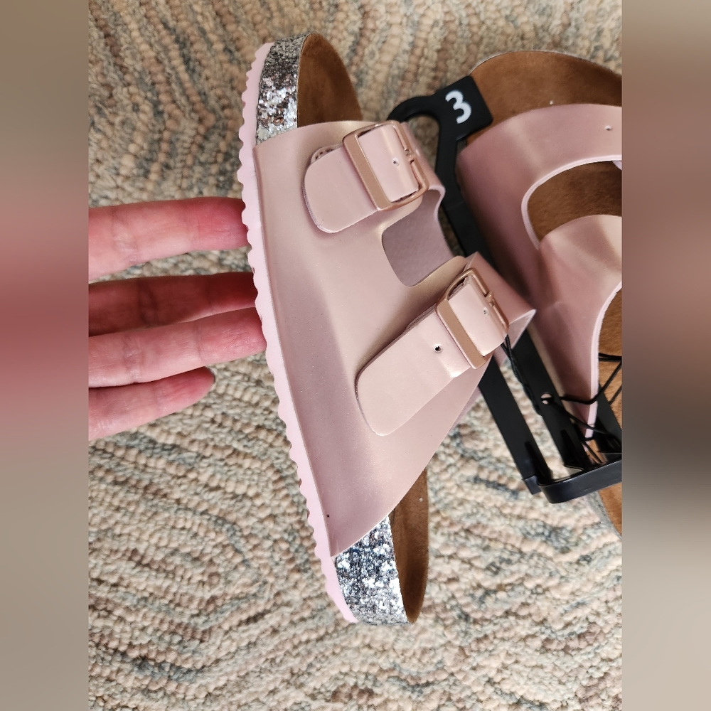 Girls sandals